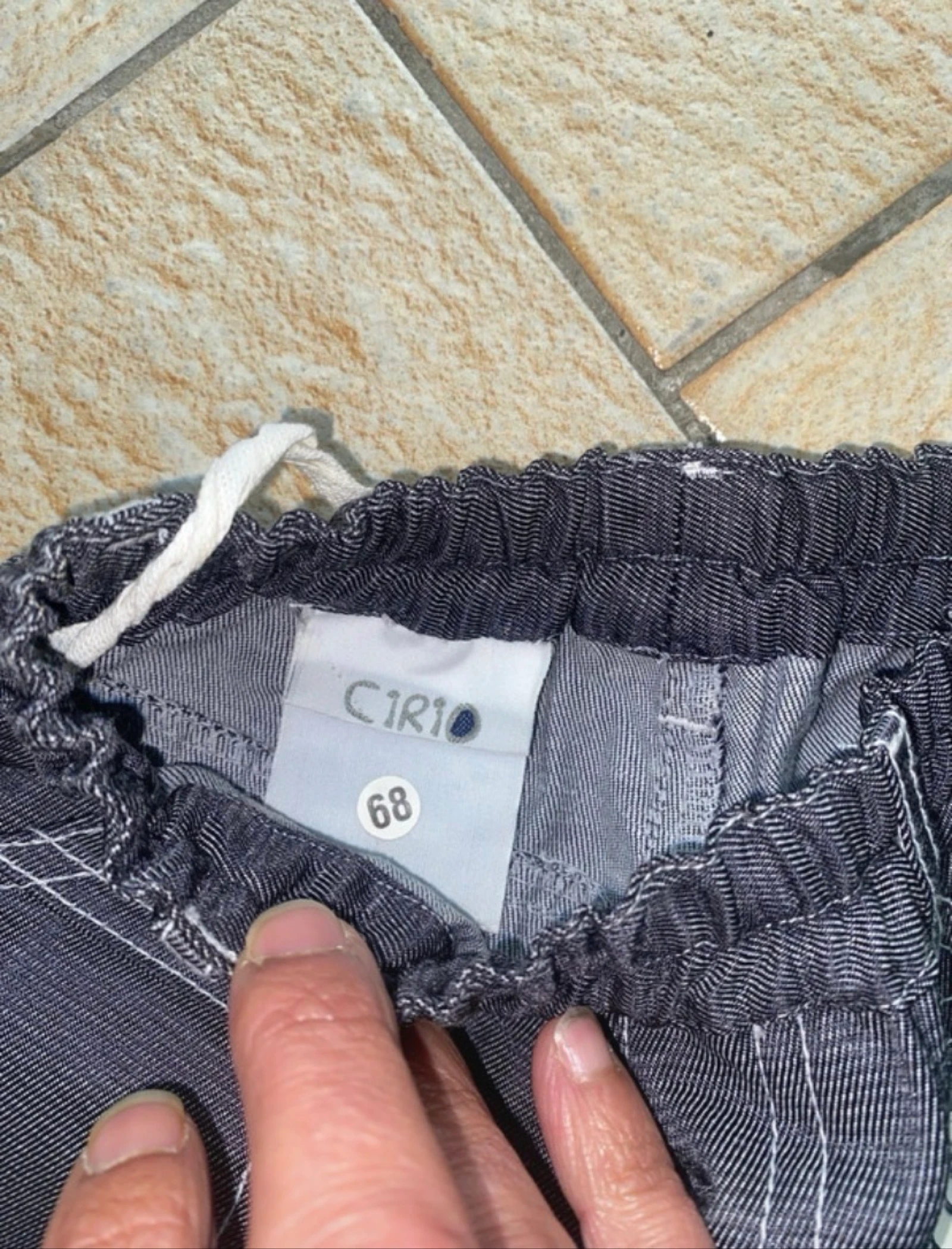 Lot de 2 pantalons et 1 short 6 mois  – photo 7